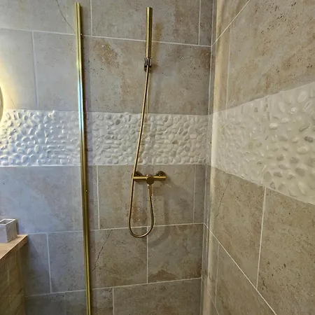 Confort ! Balneo, Sauna, Cinema, Climatisation, Parking, Wifi Lejlighed Carcassonne