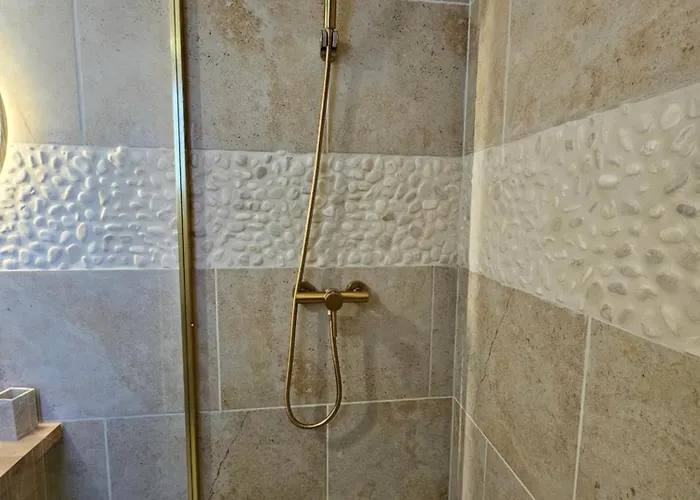 Confort ! Balneo, Sauna, Cinema, Climatisation, Parking, Wifi Apartment Carcassonne