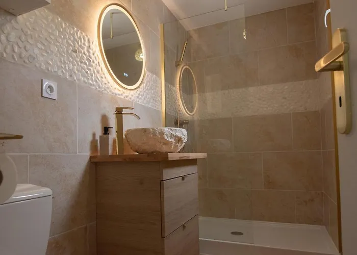 Confort ! Balneo, Sauna, Cinema, Climatisation, Parking, Wifi Carcassonne