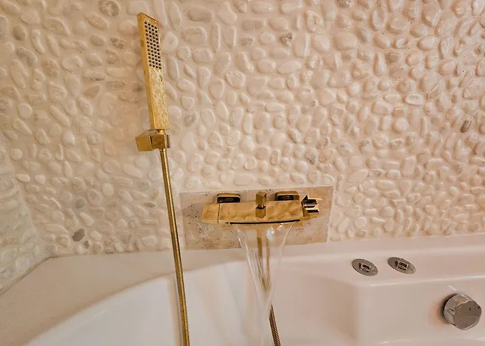 Confort ! Balneo, Sauna, Cinema, Climatisation, Parking, Wifi